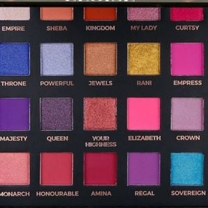 **SOLD** Eloise "The Queen" Eyeshadow pallete